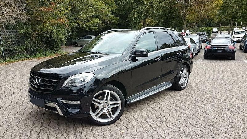 Gebraucht Mercedes ML350 258 PS (189 kW) 2014 Schwarz SUV