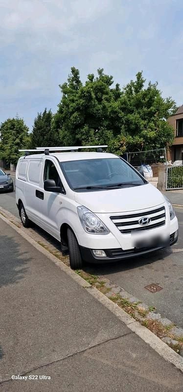 Weiß Gebraucht 2016 Hyundai H-1 Van / Kleinbus | 9.700 € (Superpreis) - Bild 1/4