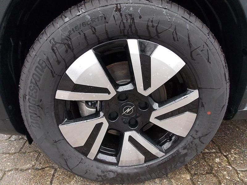 Neu Opel Frontera 145 PS (106 kW) 2025 Kristall silber SUV