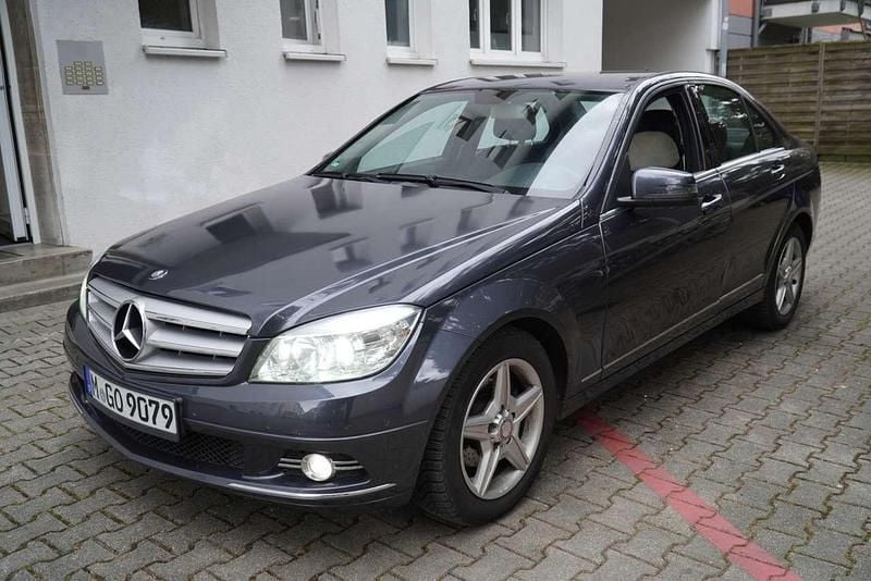 Gebraucht Mercedes C180 156 PS (114 kW) 2010 Grau Limousine