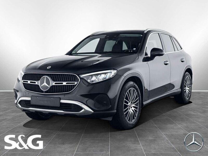 Metalliclack obsidianschwarz Gebraucht 2024 Mercedes GLC220 Avantgarde SUV | 62.977 € (Fairer Preis) - Bild 1/4