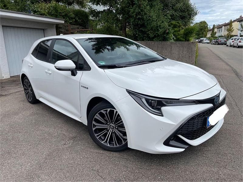 Weiß Gebraucht 2021 Toyota Corolla Team Limousine | 19.900 € (Superpreis) - Bild 1/4