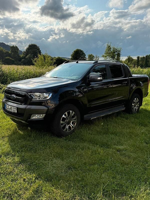 Schwarz Gebraucht 2018 Ford Ranger Wildtrack Abholung | 26.600 € (Fairer Preis) - Bild 1/4
