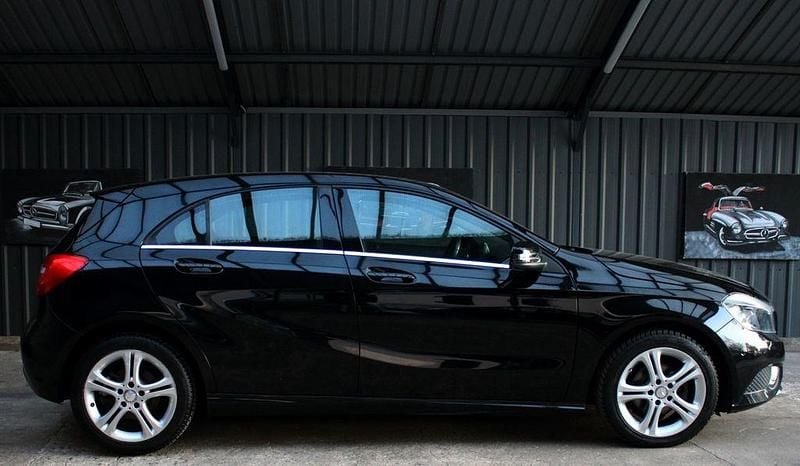 Gebraucht Mercedes A180 109 PS (80 kW) 2012 Schwarz Limousine