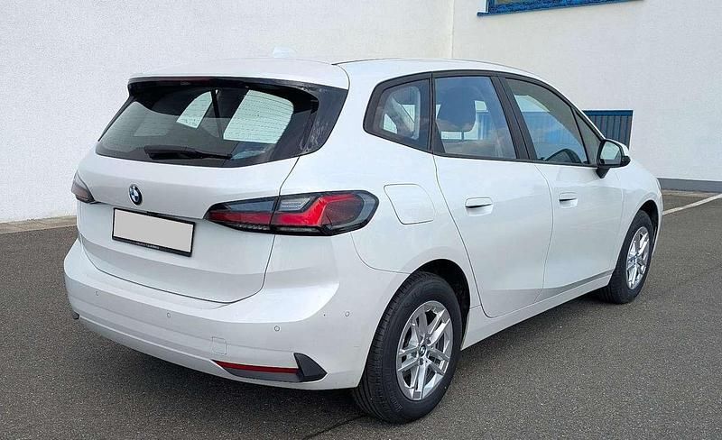 Gebraucht BMW 218 136 PS (100 kW) 2024 Mineralweiss Van / Kleinbus