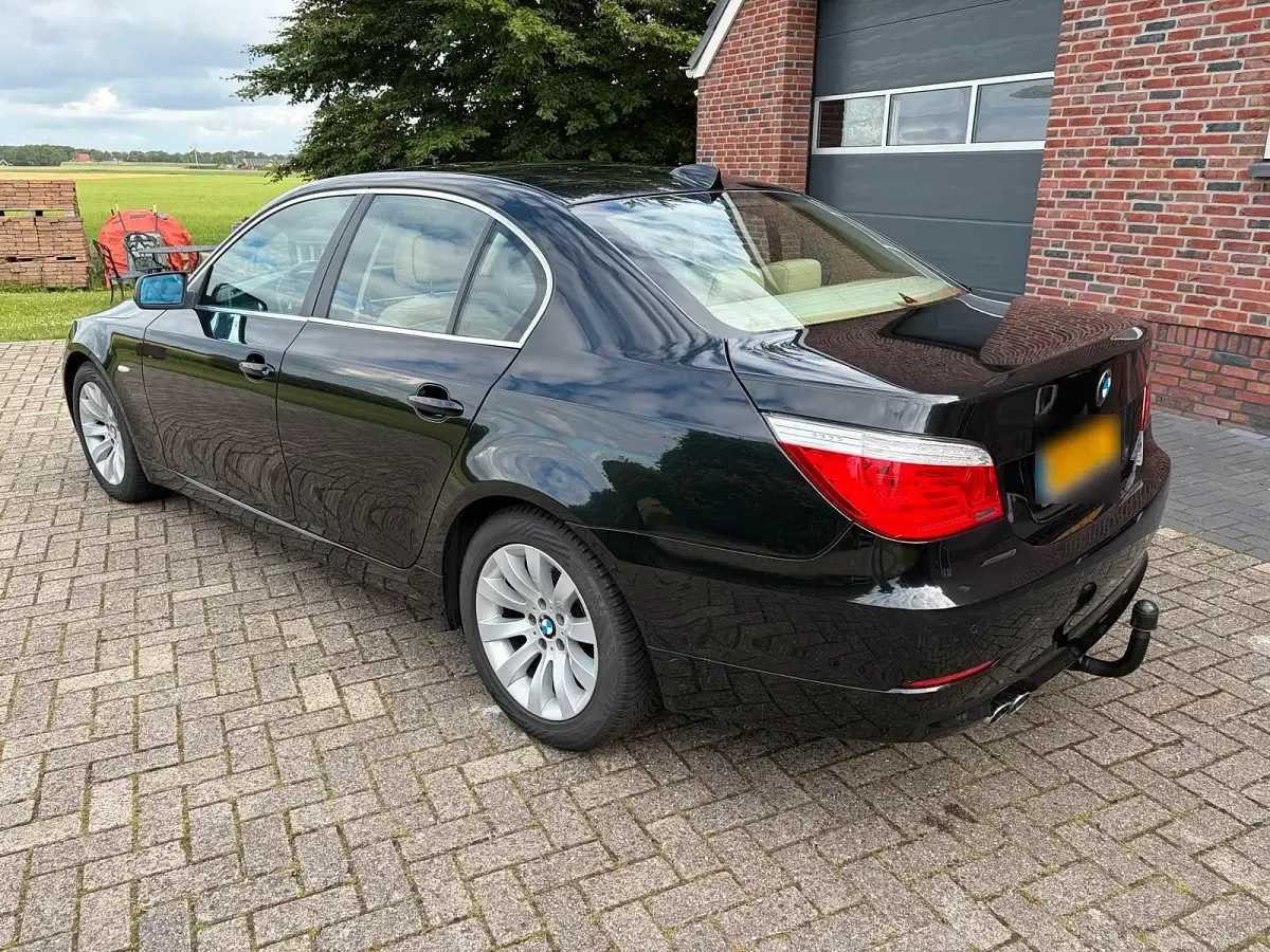 Gebraucht BMW 523 190 PS (139 kW) 2009 Schwarz Limousine