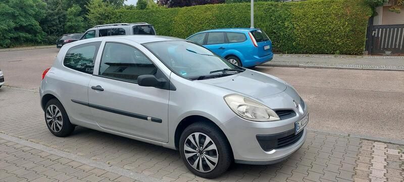 Silber Gebraucht 2007 Renault Clio II Dynamique Kleinwagen | 1.650 € (Guter Preis) - Bild 1/4