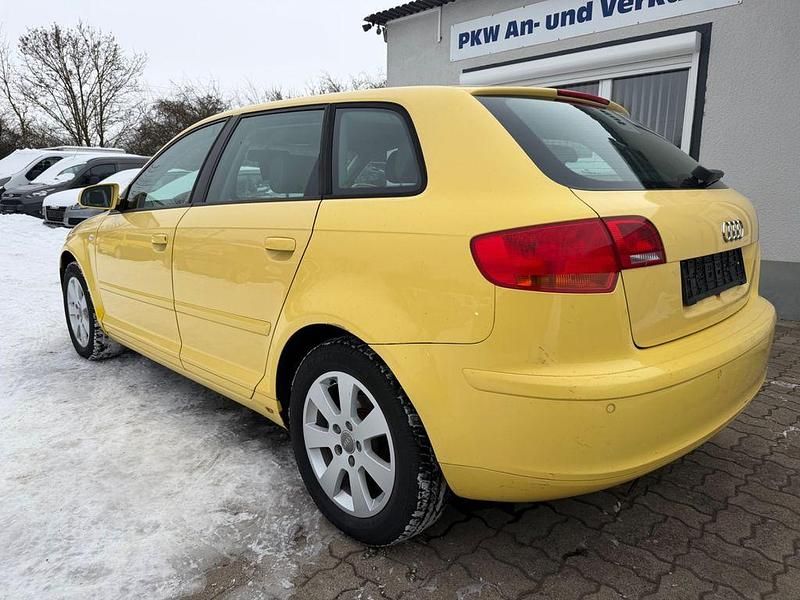 Gebraucht Audi A3 Ambiente 102 PS (75 kW) 2004 Gelb Limousine