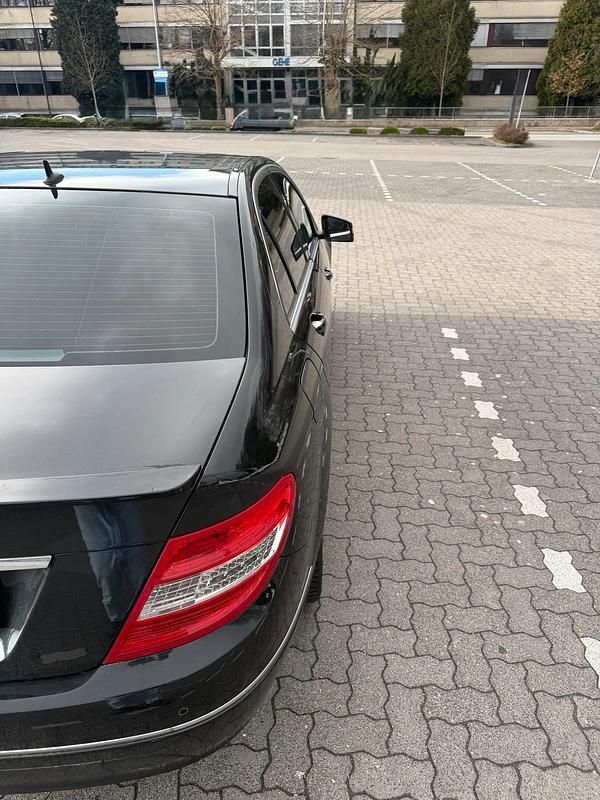 Gebraucht Mercedes C250 204 PS (150 kW) 2011 Schwarz Limousine
