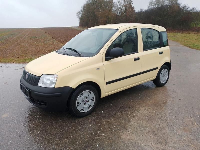 Gelb Gebraucht 2010 Fiat Panda Limousine | 2.550 € (Fairer Preis) - Bild 1/4