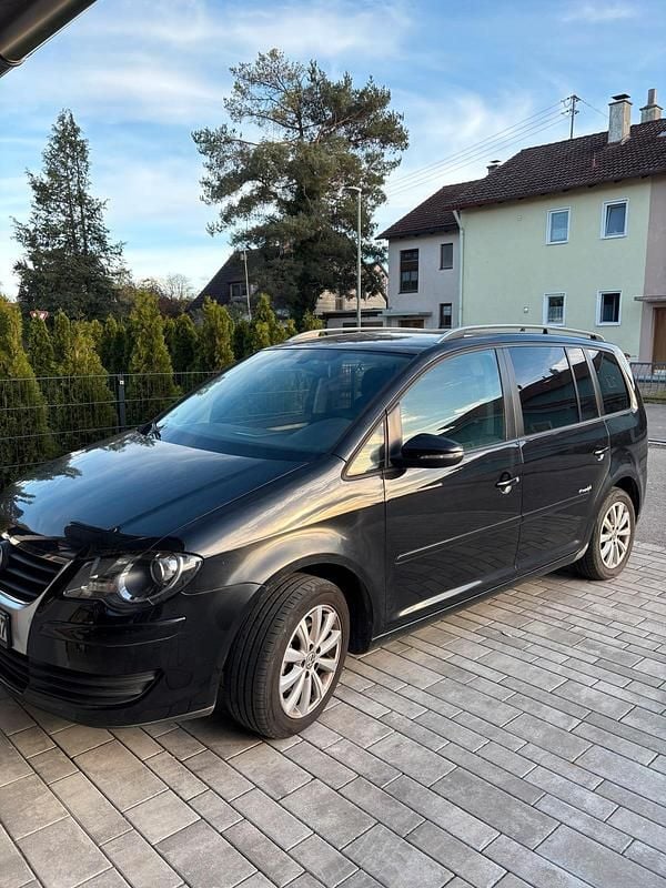 Schwarz Gebraucht 2011 VW Touran Van / Kleinbus | 3.900 € (Superpreis) - Bild 1/4