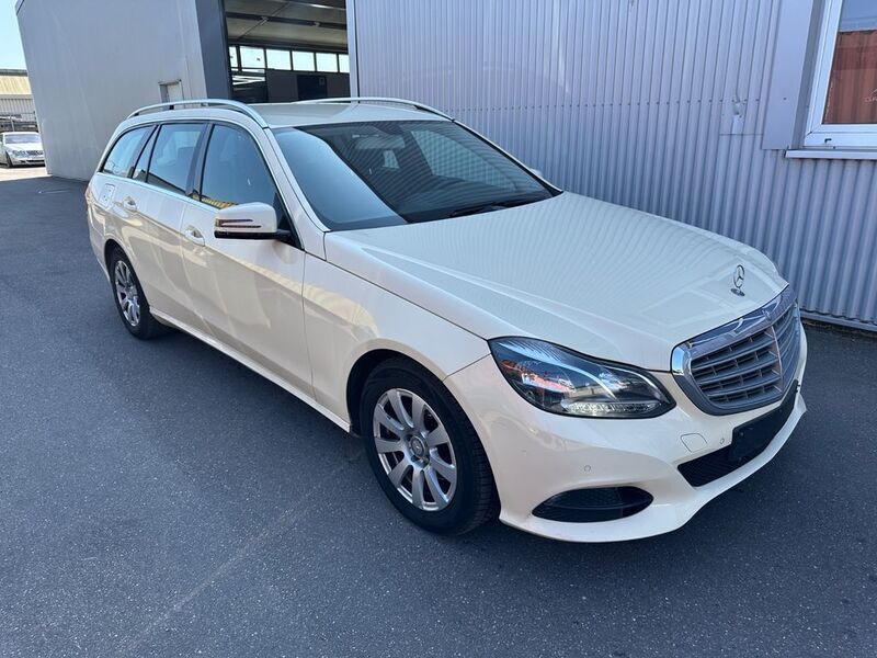 Gelb Gebraucht 2015 Mercedes E200 Kombi | 4.390 € - Bild 1/4