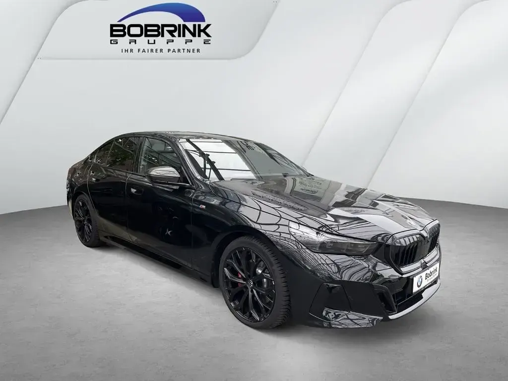 Gebraucht BMW 520 M Sport 197 PS (144 kW) 2024 Schwarz Limousine