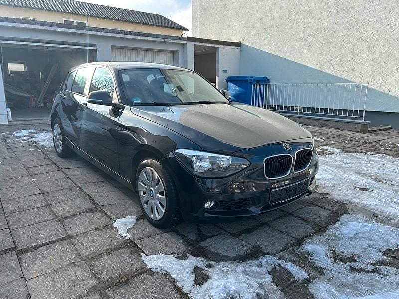Schwarz Gebraucht 2014 BMW 120 Kleinwagen | 8.950 € (Fairer Preis) - Bild 1/4