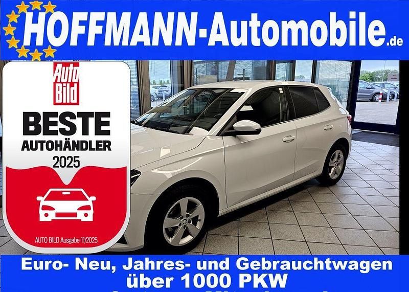 Moonweißperl. (metallic) Gebraucht 2024 Skoda Fabia Selection Limousine | 17.900 € (Guter Preis) - Bild 1/4