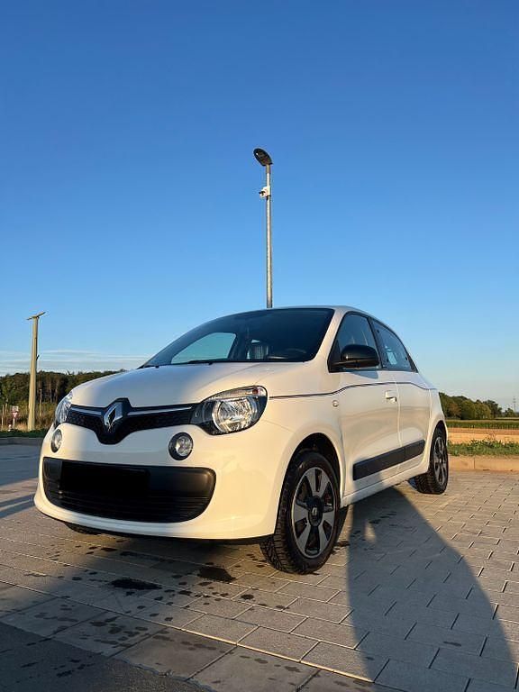 Weiß Gebraucht 2017 Renault Twingo LIMITED Kleinwagen | 6.300 € (Fairer Preis) - Bild 1/4