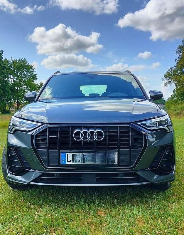 Gebraucht Audi Q3 S-Line 190 PS (139 kW) 2019 Grau SUV