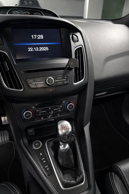 Gebraucht Ford Focus ST 250 PS (183 kW) 2015 Weiß Limousine