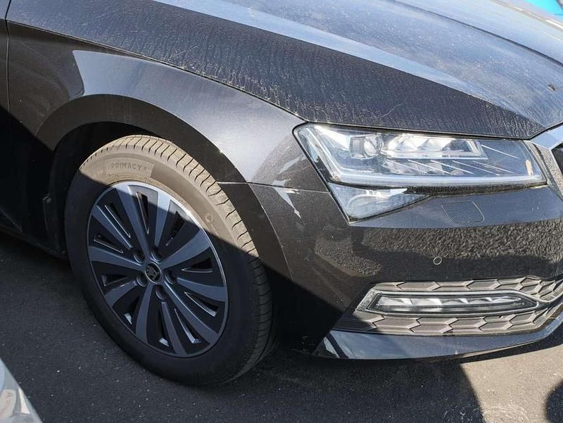 Gebraucht Skoda Superb Style 150 PS (110 kW) 2021 Schwarzmagic perleffekt Kombi