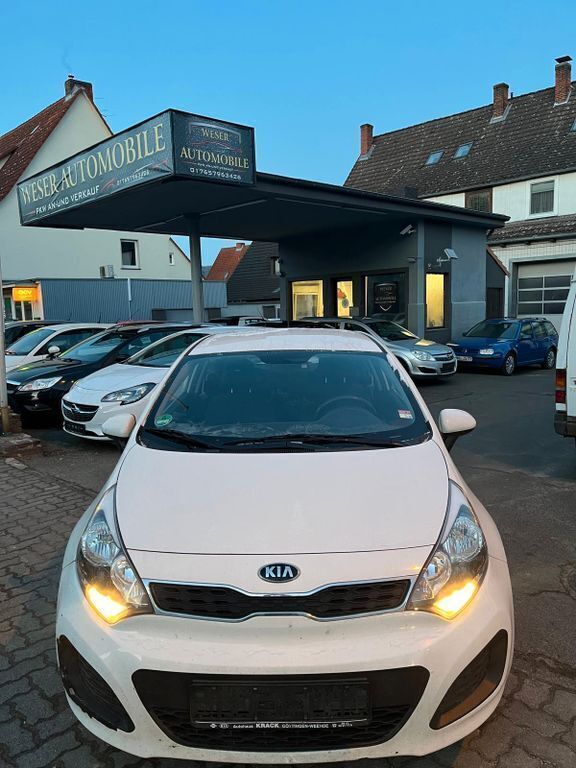 Weiß Gebraucht 2014 Kia Rio 2 | 1.999 € - Bild 1/4