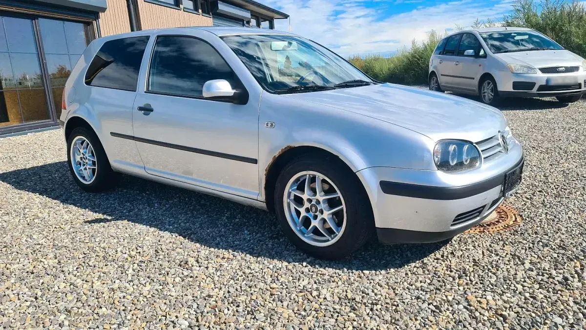 Gebraucht VW Golf IV 90 PS (66 kW) 2001 Silber Limousine