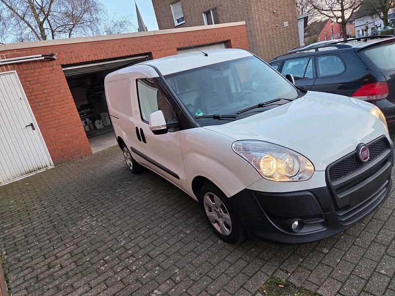 Gebraucht Fiat Doblò 90 PS (66 kW) 2014 Weiß Van / Kleinbus