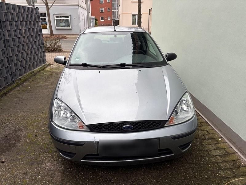 Usata Ford Focus 75 CV (55 kW) 2003 Argento Berlina