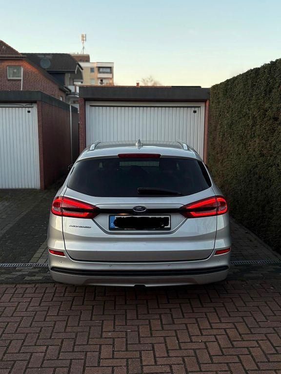 Gebraucht Ford Mondeo 150 PS (110 kW) 2020 Silber Limousine