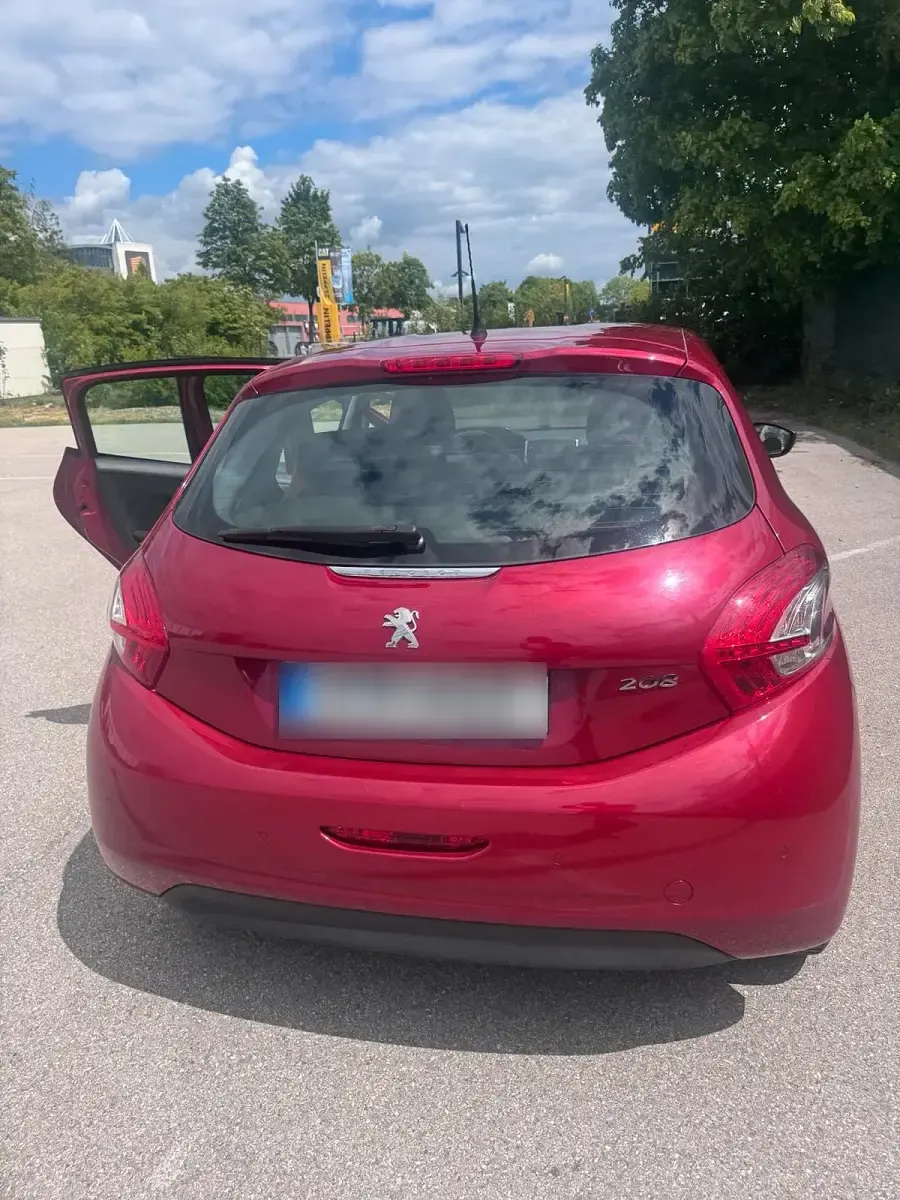 Gebraucht Peugeot 208 95 PS (69 kW) 2012 Rot Kleinwagen