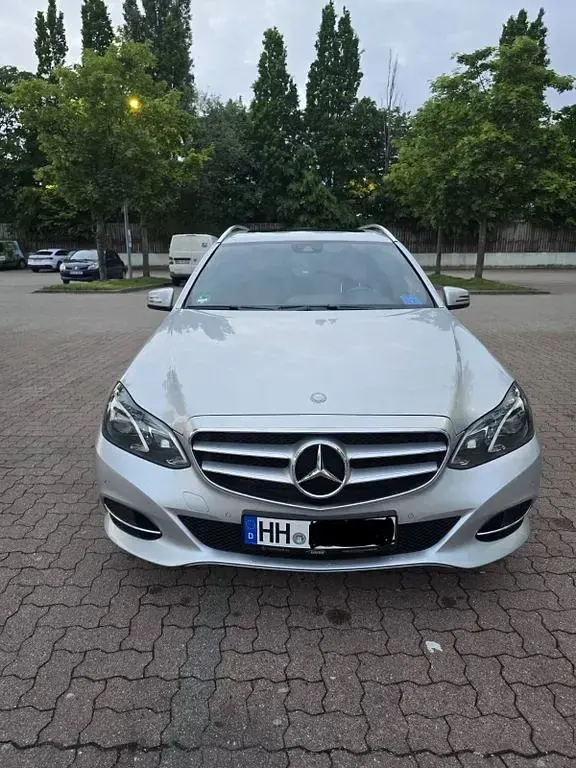 Gebraucht Mercedes E220 Edition 170 PS (125 kW) 2014 Silber Limousine