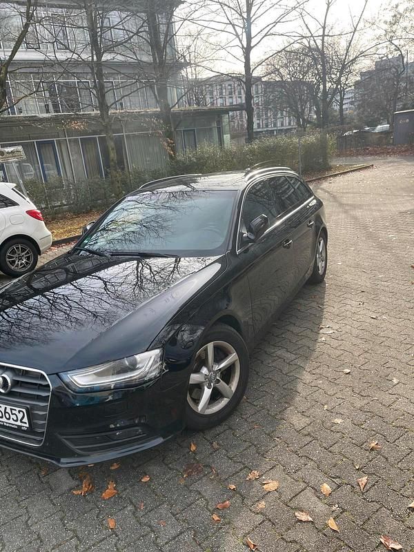 Andere farben Gebraucht 2012 Audi A4 Kombi | 11.500 € (Etwas zu teuer) - Bild 1/4