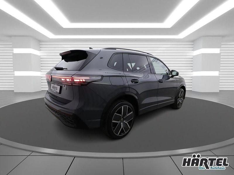 Neu VW Tiguan Style 265 PS (194 kW) 2026 Delfingrau (grey), metallic SUV