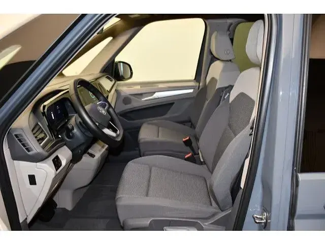 Gebraucht VW T7 150 PS (110 kW) 2024 Pure grey Van