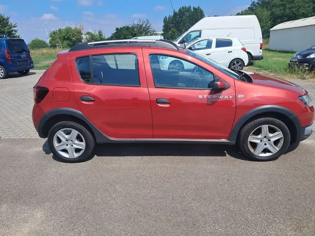 Gebraucht Dacia Sandero Prestige 90 PS (66 kW) 2014 Rot Limousine