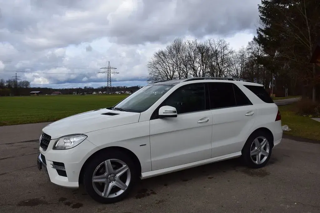 Gebraucht Mercedes ML350 AMG 258 PS (189 kW) 2011 Weiß SUV