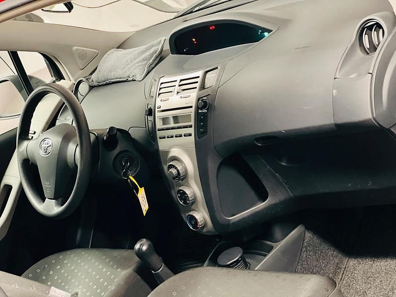 Gebraucht Toyota Yaris 87 PS (63 kW) 2007 Rot Kleinwagen