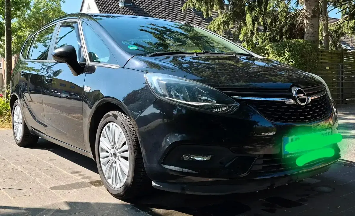 Gebraucht Opel Zafira Tourer Edition 140 PS (102 kW) 2017 Schwarz Van / Kleinbus