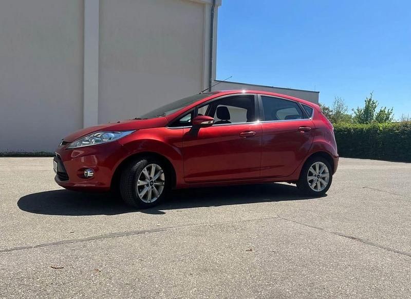 Gebraucht Ford Fiesta Titanium 82 PS (60 kW) 2008 Orange Limousine