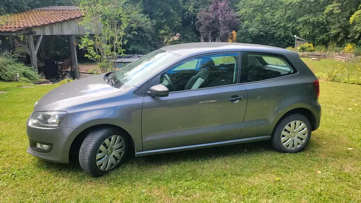Gebraucht VW Polo 90 PS (66 kW) 2010 Grau Kleinwagen