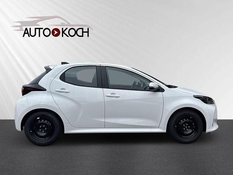 Weiß Neu 2026 Toyota Yaris Hybrid Business Edition Limousine | 23.940 € (Guter Preis) - Bild 1/1