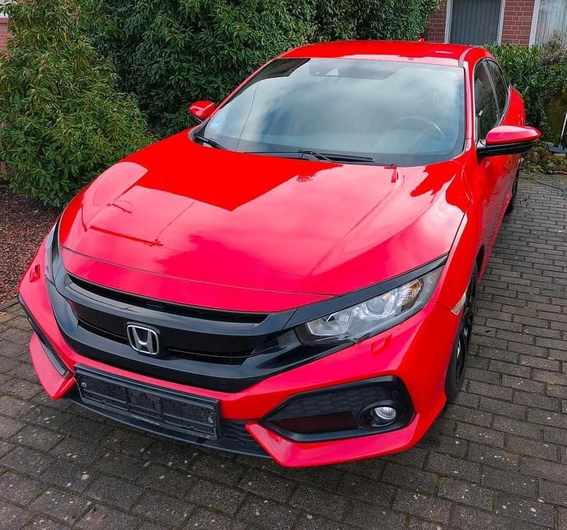 Gebraucht Honda Civic 129 PS (94 kW) 2018 Rot Limousine