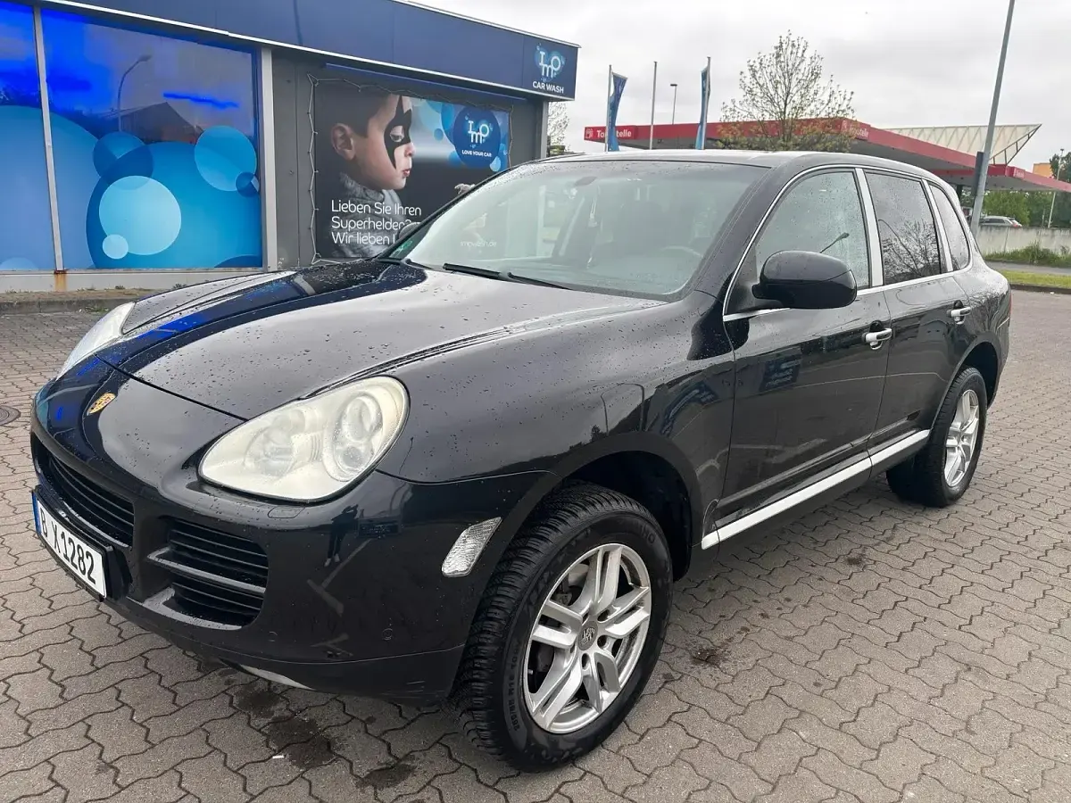 Second-hand Porsche Cayenne 250 CP (183 kW) 2007 Negru SUV