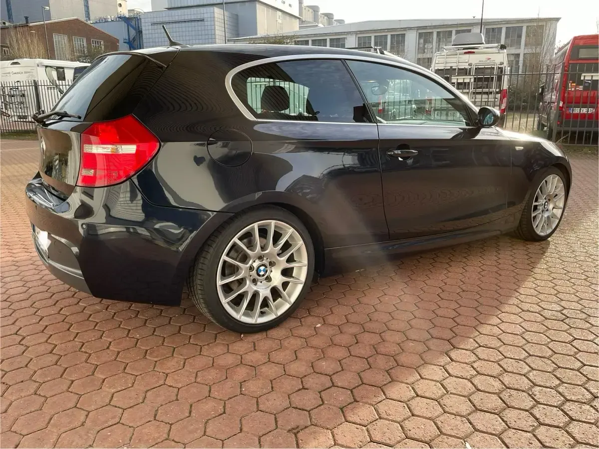 Gebraucht BMW 118 M Sport 143 PS (105 kW) 2008 Schwarz Kleinwagen