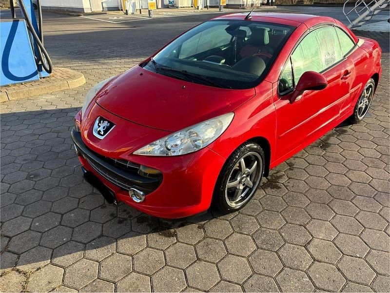 Rot Gebraucht 2008 Peugeot 207 CC Cabrio | 4.550 € - Bild 1/4