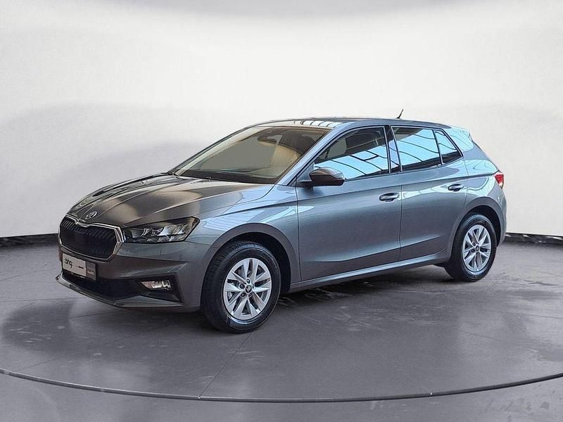 Grau Neu 2025 Skoda Fabia Essence Kleinwagen | 23.990 € (Teuer) - Bild 1/4