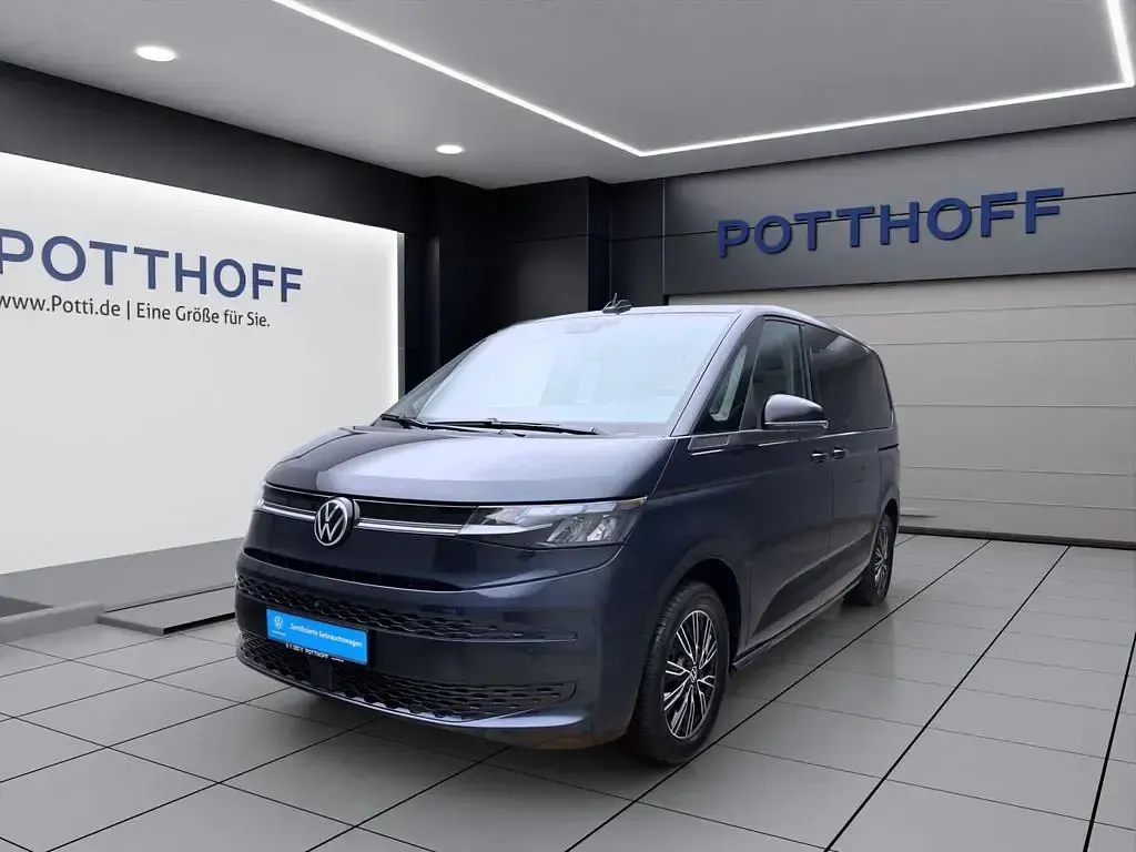 Gebraucht VW Multivan Life 218 PS (160 kW) 2023 Van / Kleinbus