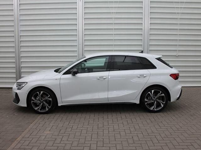 Neu Audi A3 S-Line 150 PS (110 kW) 2026 Weiß Limousine