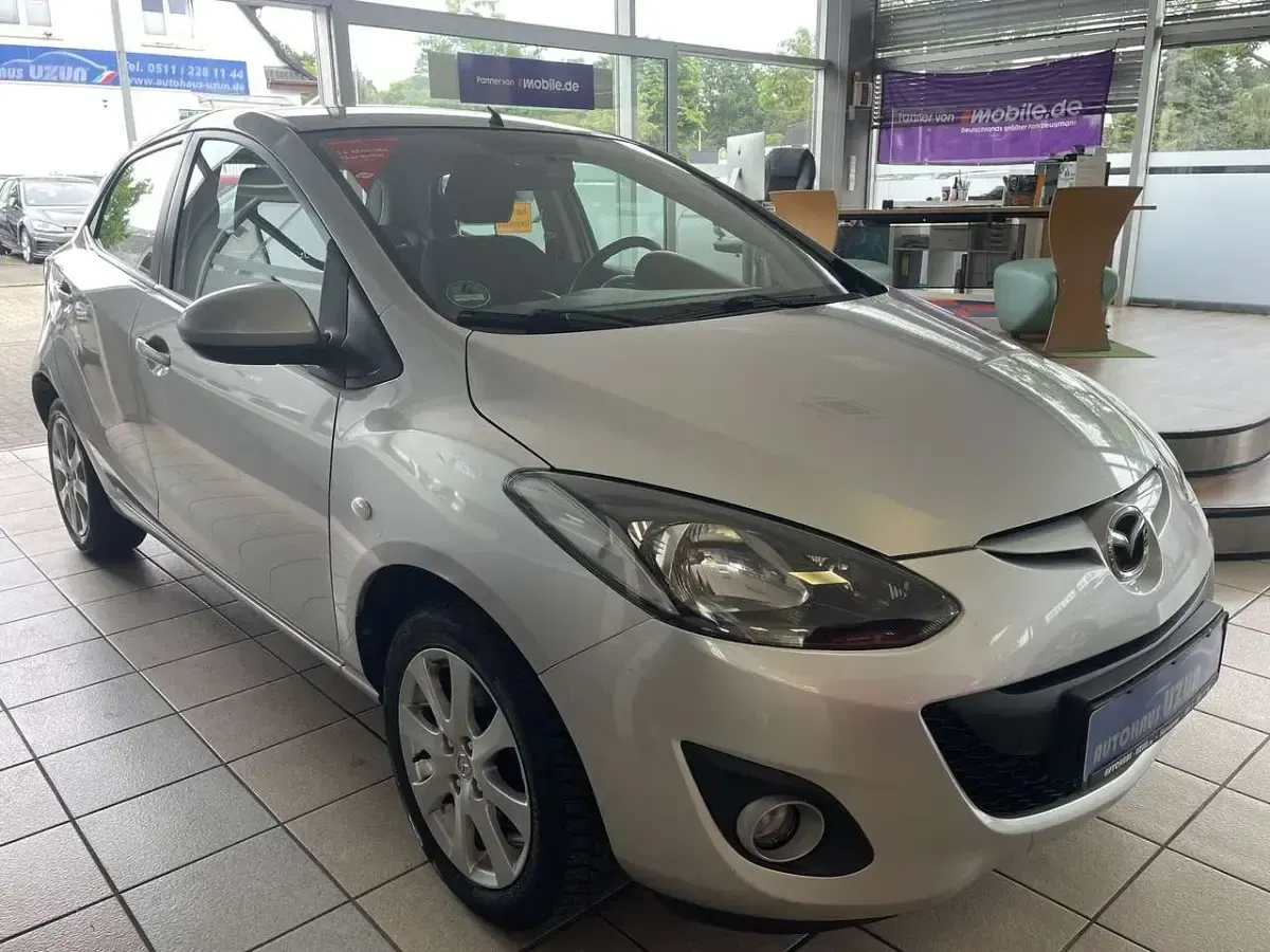 Gebraucht Mazda 2 Active 84 PS (61 kW) 2011 Grau Kleinwagen