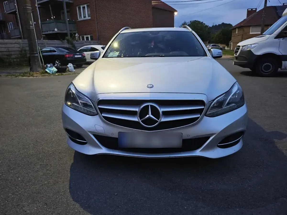 Gebraucht Mercedes E200 Elegance 136 PS (100 kW) 2013 Silber Kombi
