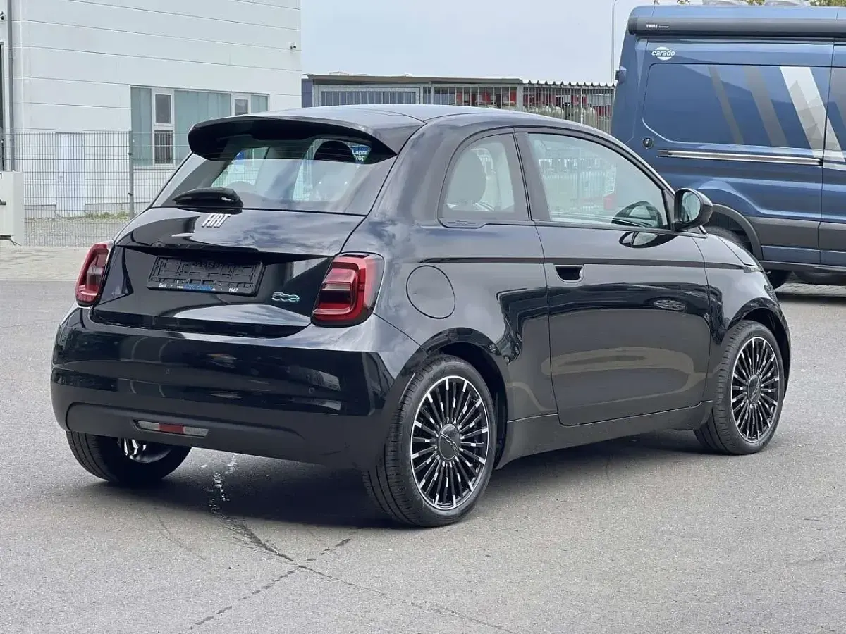 Gebraucht Fiat 500e Icon 86 kW (118 PS) 2022 Schwarz Limousine